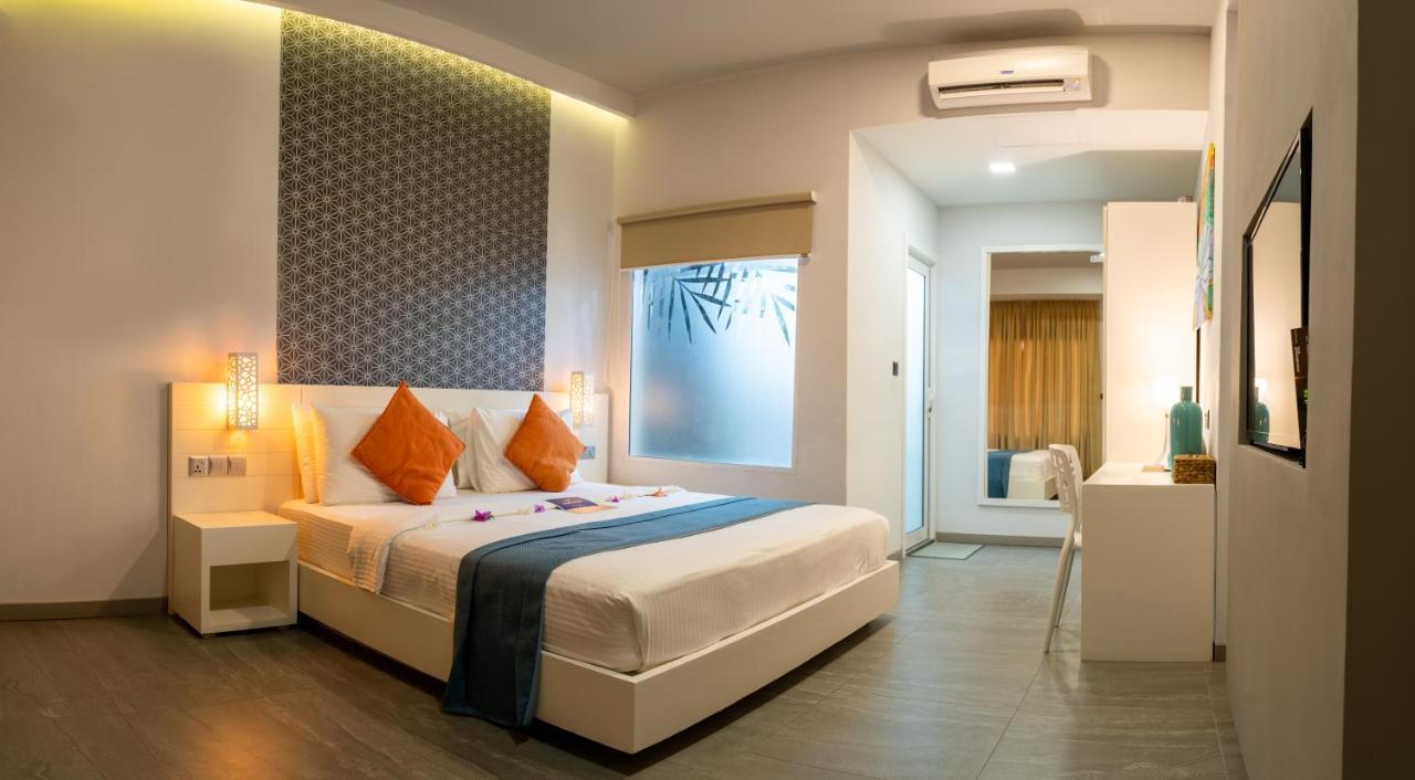 Velana Beach Hotel Maldives Маафуши Экстерьер фото