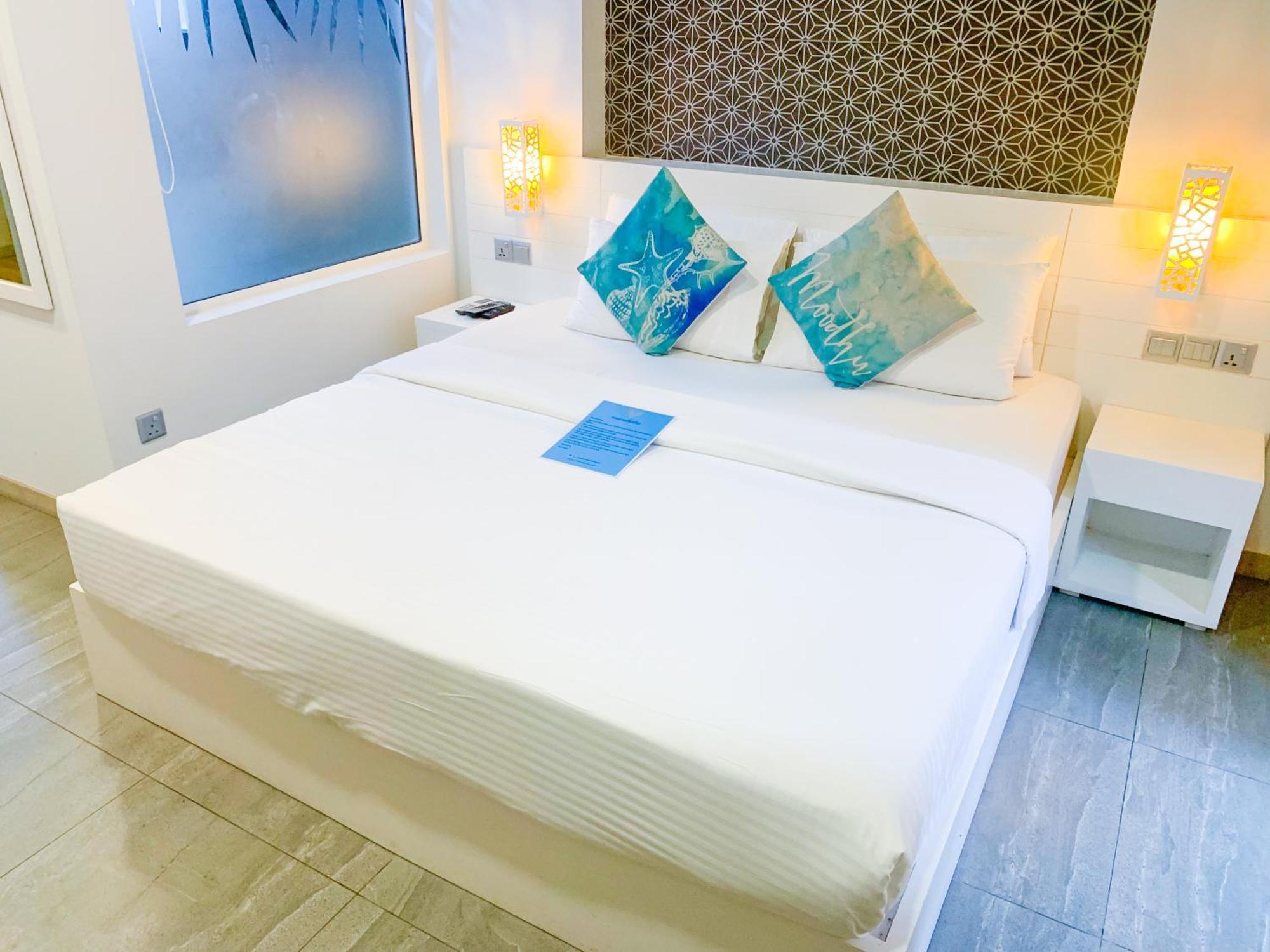 Velana Beach Hotel Maldives Маафуши Экстерьер фото