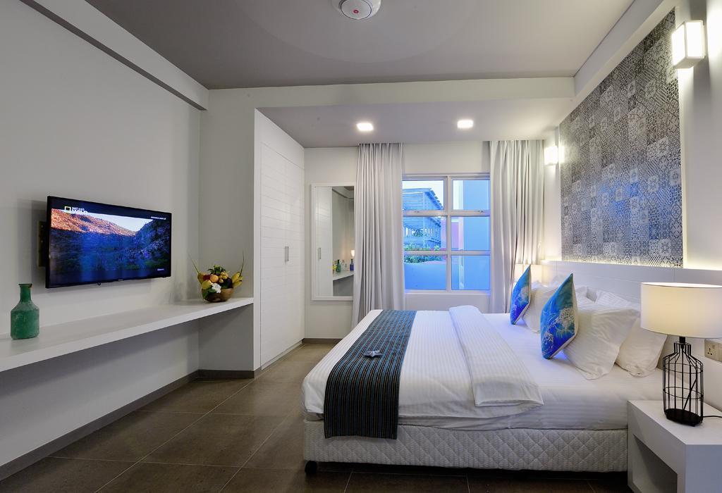 Velana Beach Hotel Maldives Маафуши Экстерьер фото