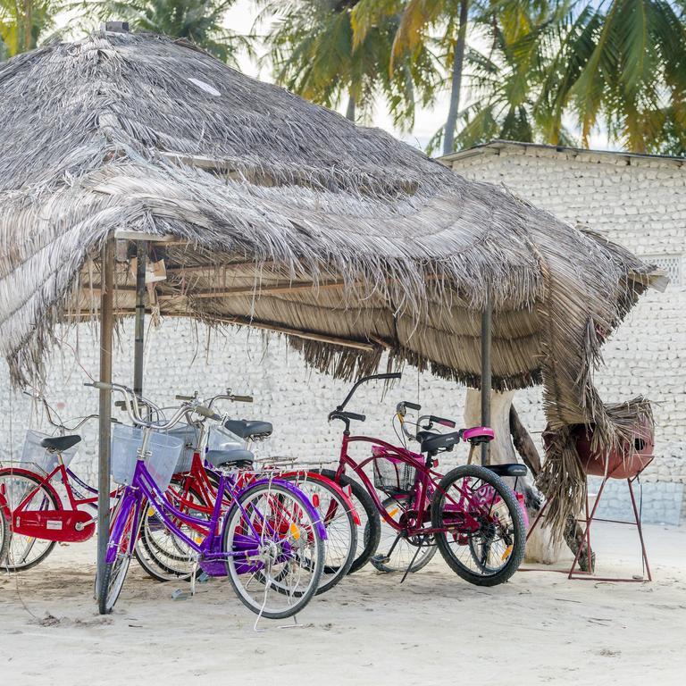 Velana Beach Hotel Maldives Маафуши Экстерьер фото